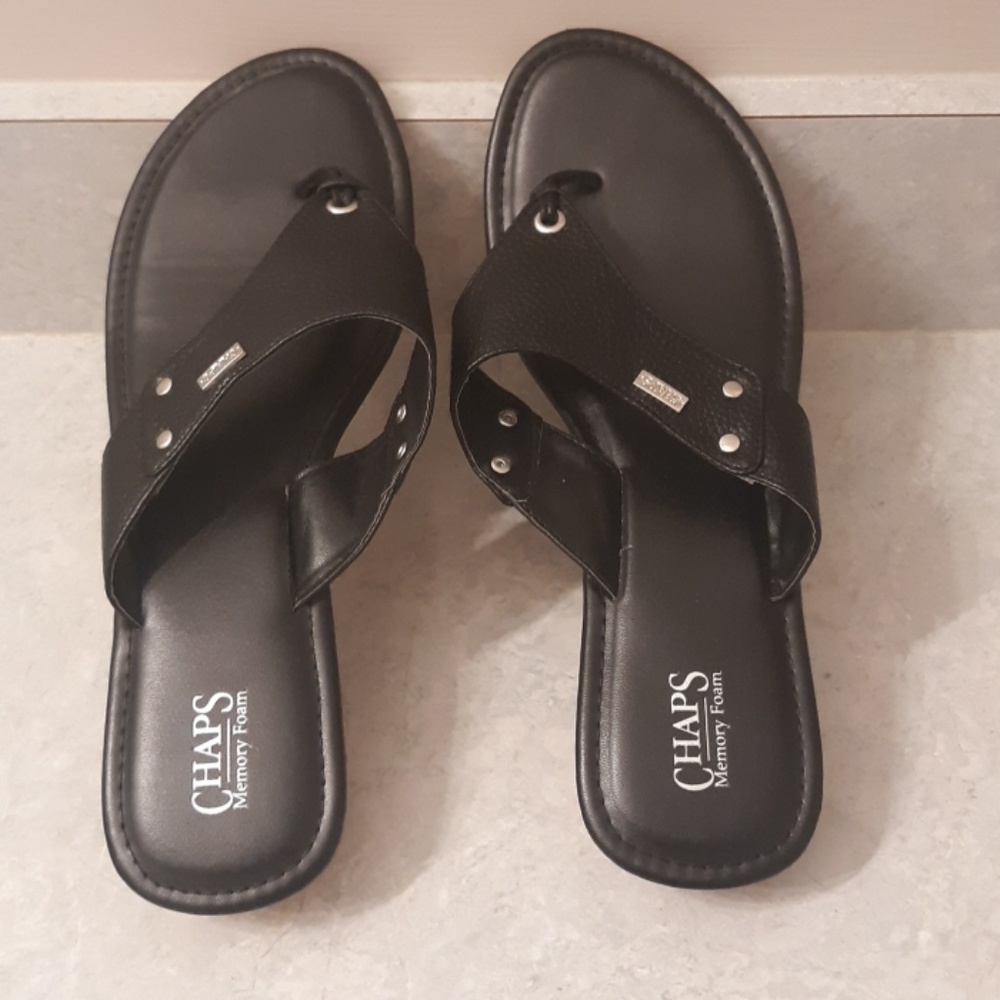 NWOT, Sz 9/10 Chaps Blk Sandals